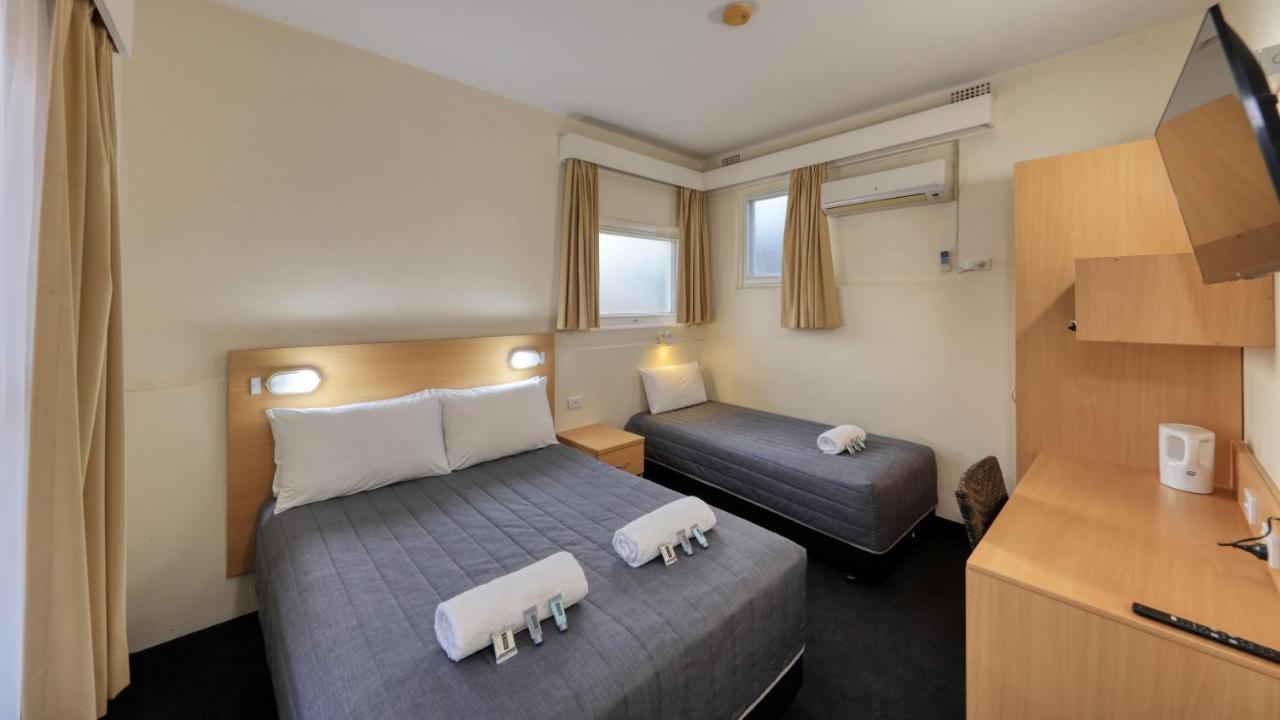 Motor 3* Cowra